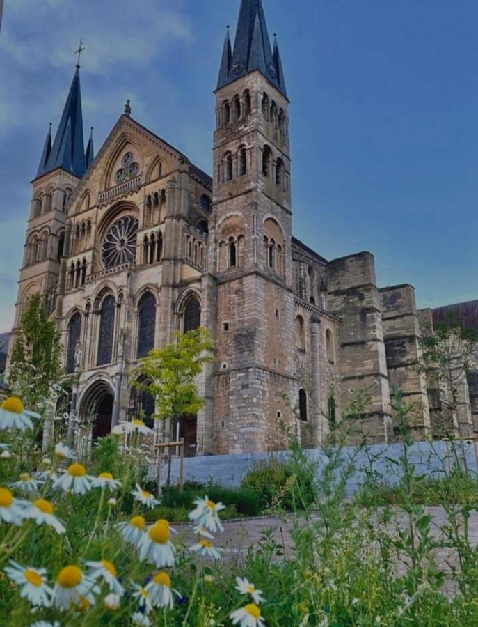 La Place Des Sacres, Proche Gare Et Centre Remeš Exteriér fotografie